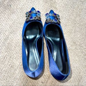 Crystal embellished satin pumps blue